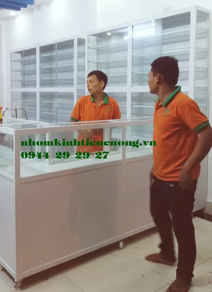 Thi công lắp đặt tủ thuốc nhôm kính 
