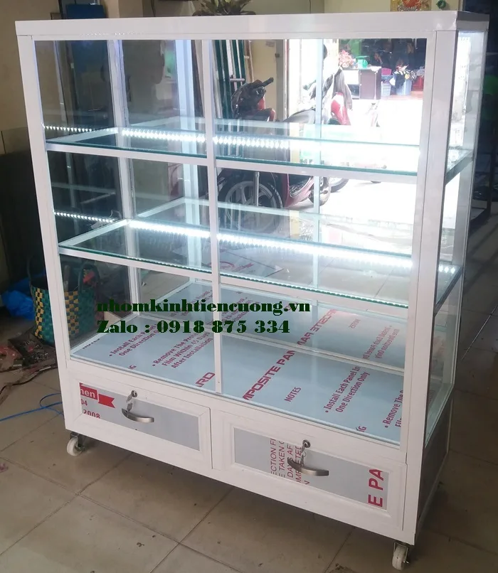 Tủ kính trưng bày giá rẻ 1 tu-trung-bay-my-pham-tphcm
