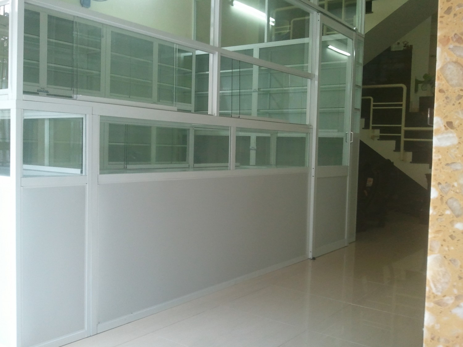 C:\Users\HP\Desktop\lê tân\Dream\24.01\tu-nhom-kinh-ban-hang-004.jpg