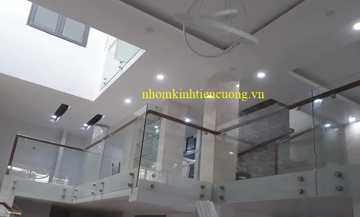Lan Can Kính Cường Lực