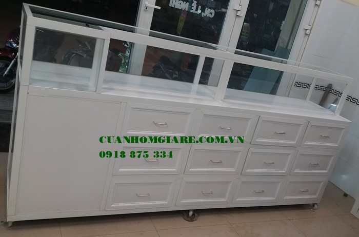 Mẫu tủ thuốc tây đẹp bằng khung nhôm kính