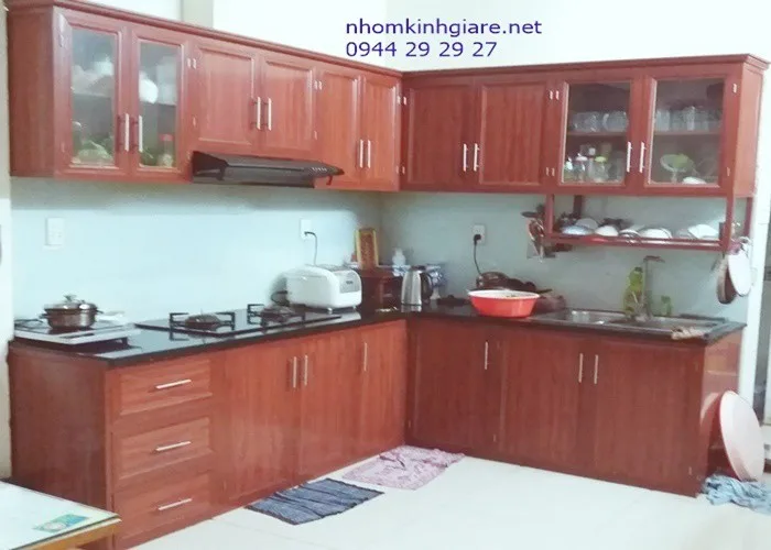 tủ bếp nhôm giả gỗ