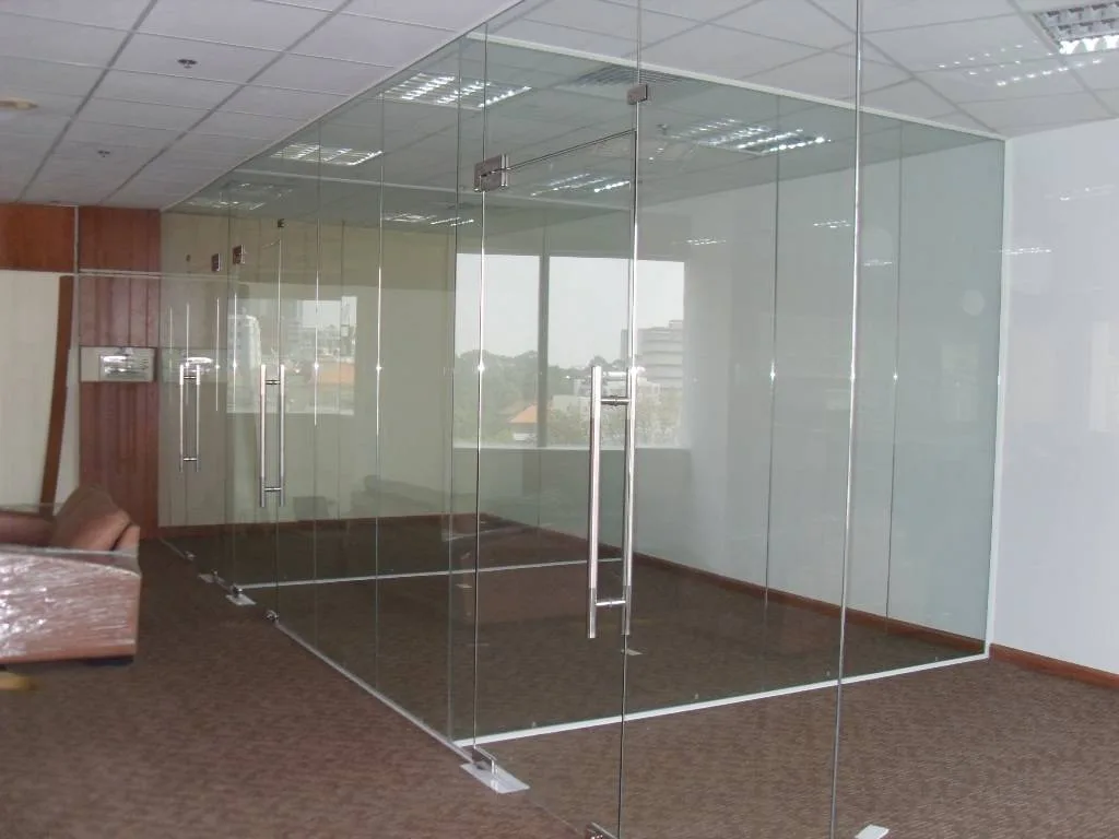 Cửa Kính Cường Lực 4 CỬA KÍNH CƯỜNG LỰC