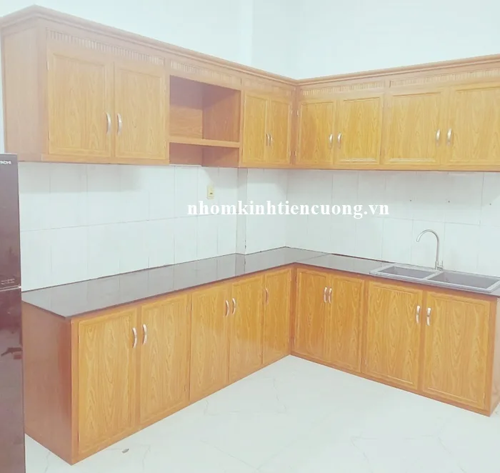 Báo giá tủ bếp nhôm kính vân gỗ