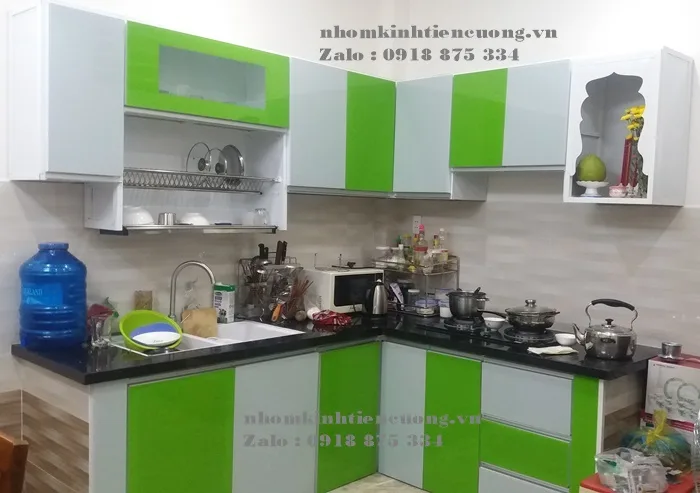 Mẫu Tủ Bếp Nhôm Kính Sơn Tĩnh Điện Màu Trắng Sứ Đẹp Giá Rẻ
