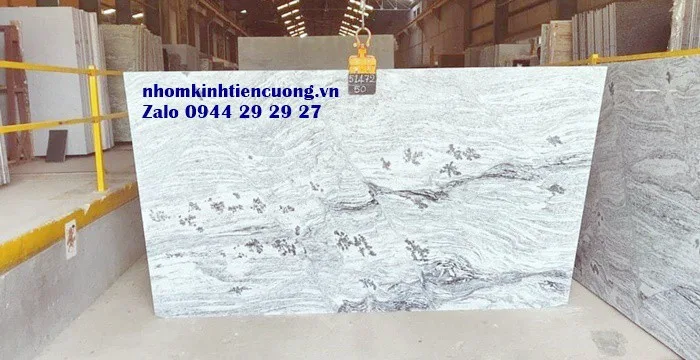 Đá hoa cương màu trắng nhân tạo