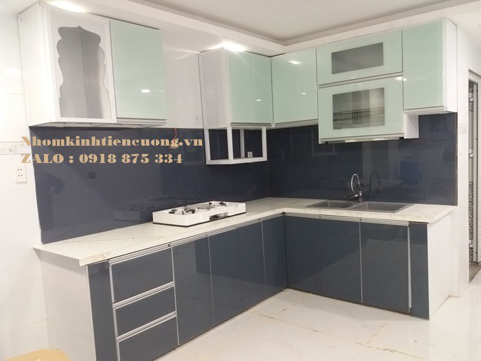 Làm tủ bếp nhôm kính tphcm 1