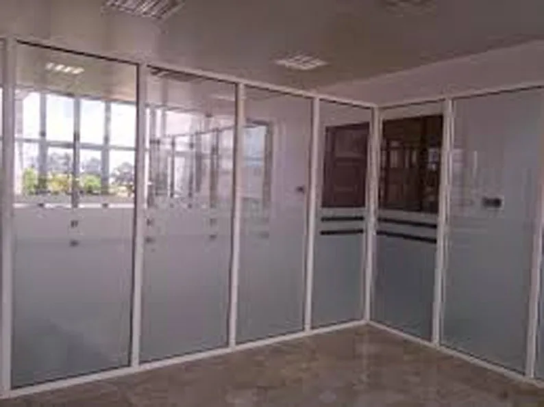 Vách Ngăn Nhôm Kính Tphcm