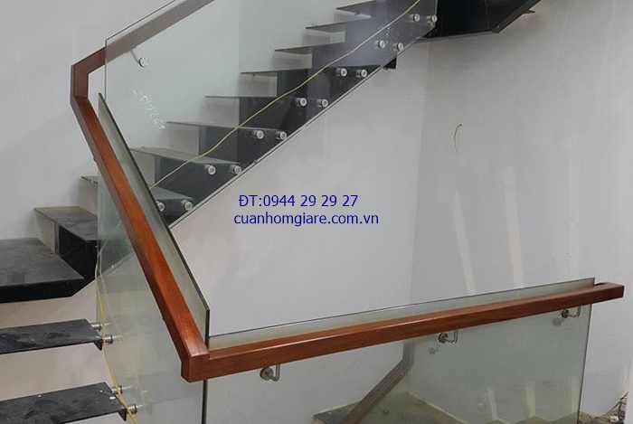 Báo giá lan can cầu thang kính tphcm