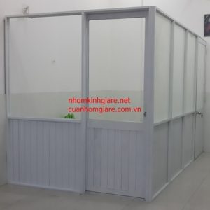 vach-ngan-nhom-kinh-tphcm
