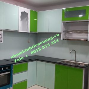 tu-bep-nhom-kinh-dep-tphcm