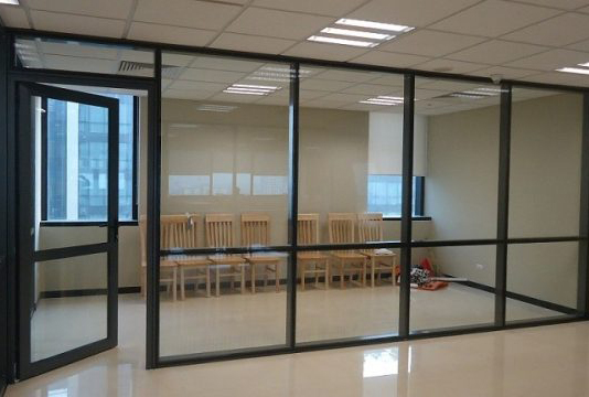 Vách nhôm ngăn phòng 1